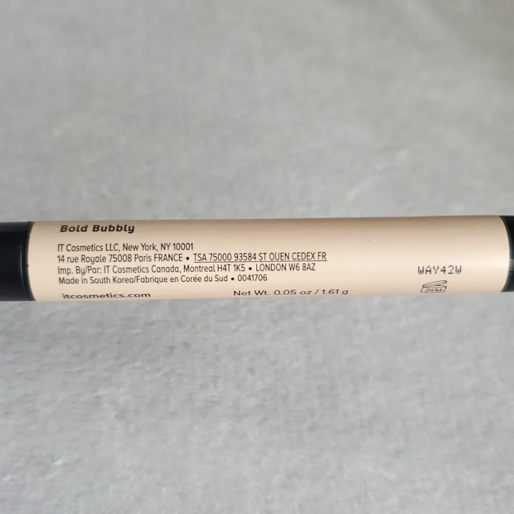 🆕️ IT SUPERHERO No-Tug Shadow Stick (BOLD BUBBLY Pearl Finish)